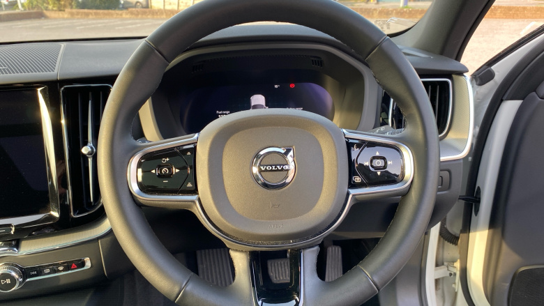 Volvo XC60 2.0 T6 [350] RC PHEV Plus Dark 5dr AWD Geartronic Estate